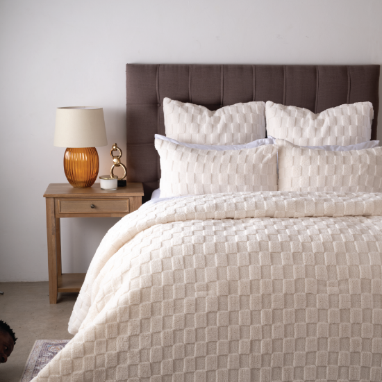 MIA COMFORTER